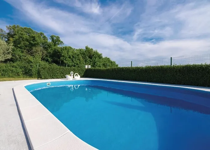 Tatil Evi Flora With Pool
