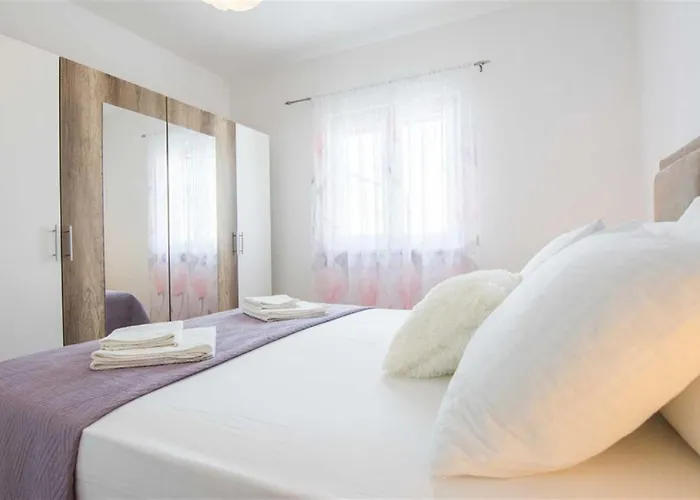 Tatil Evi Flora With Pool Pestovic
