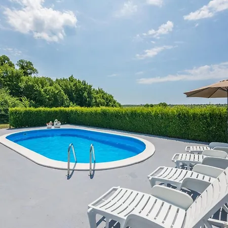 Holiday home Flora With Pool Policnik